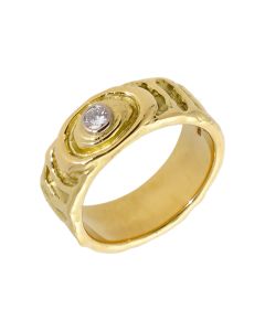 Pre-Owned 18ct Gold Diamond Solitaire Set Patterned Band Ring